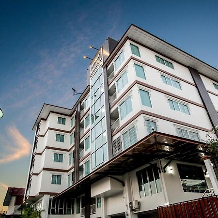 Winner Sriracha Serviced Apartment Si Racha Bagian luar foto